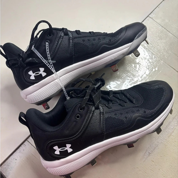 Under Armour Women’s Glyde MT Softball Cleats Metal Size 6 Black New Spikes - Picture 2 of 6